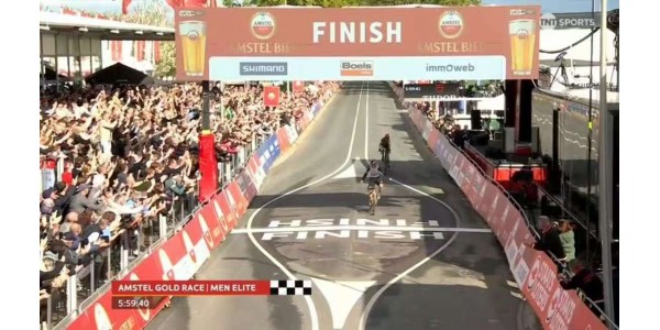 De Onbezongen Held: Wraak en Wedergeboorte in de Amsterdamse Gouden Serie De Onbezongen Held: Wraak en Wedergeboorte in de Amsterdamse Gouden Serie